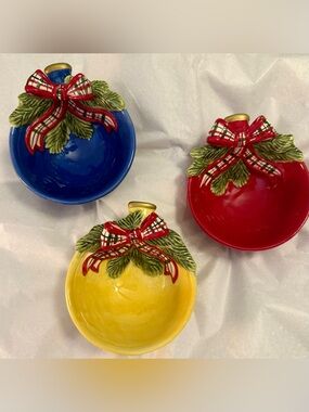 3 Kaldun & Bogle glazed ceramic ornament bowls.